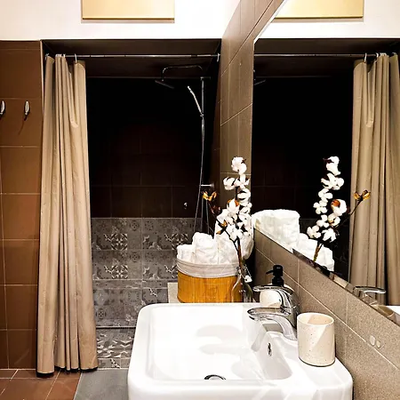 Family Nest Old Town Apartment *